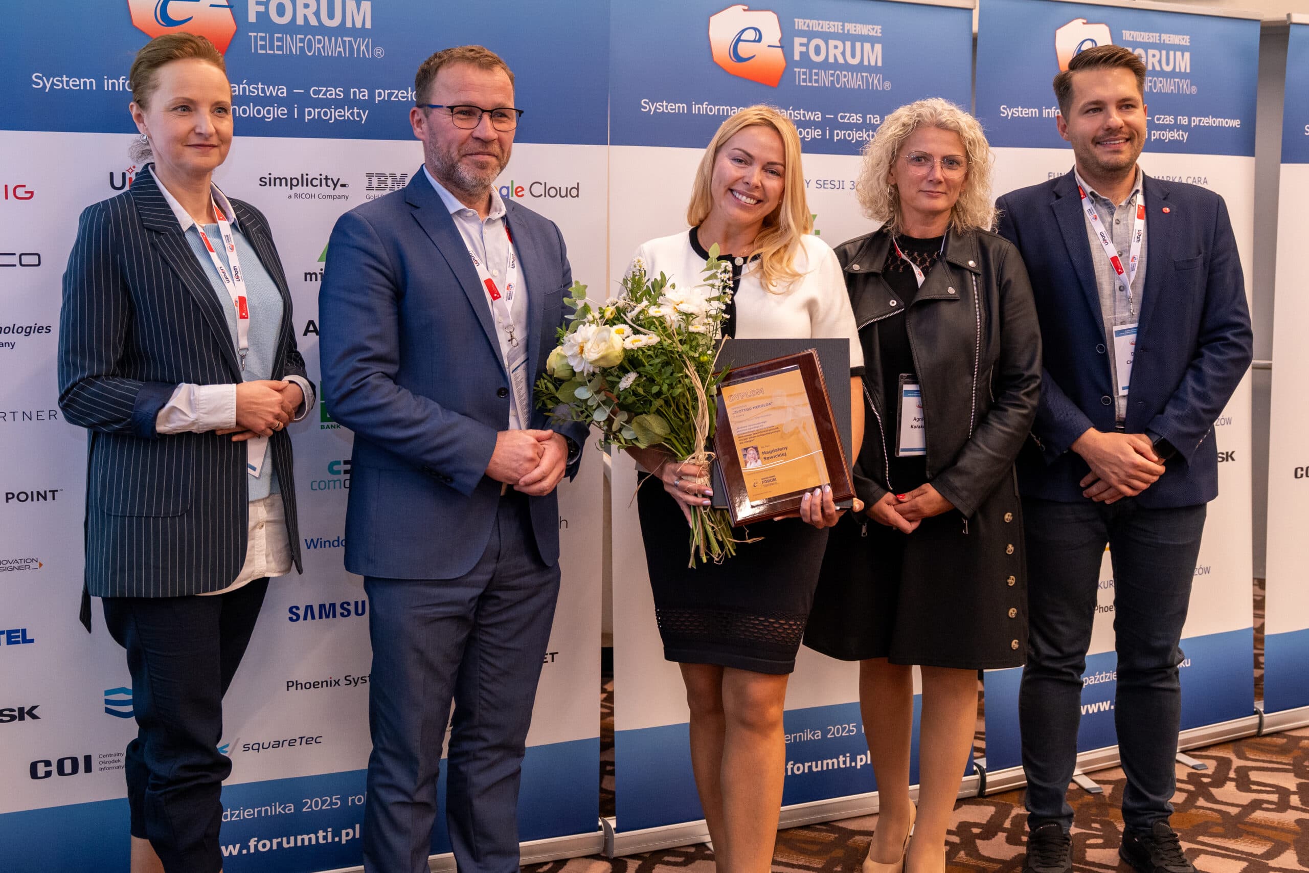 Magdalena Sawicka odbiera Złotego Herolda